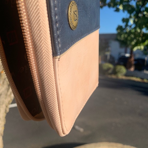 Stone Mountain Accessories Beige and Dark Blue Wallet - Picture 6 of 7